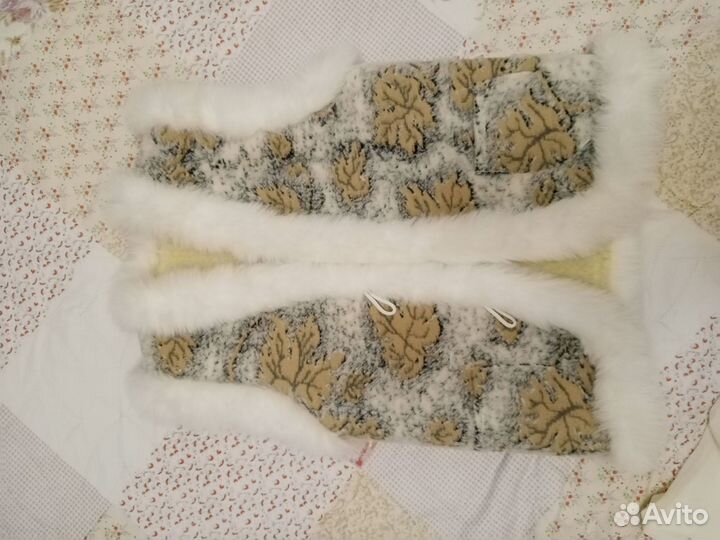 Безрукавка для девочки овчина