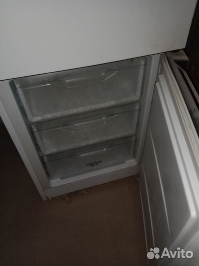 Холодильник и стиральная машина