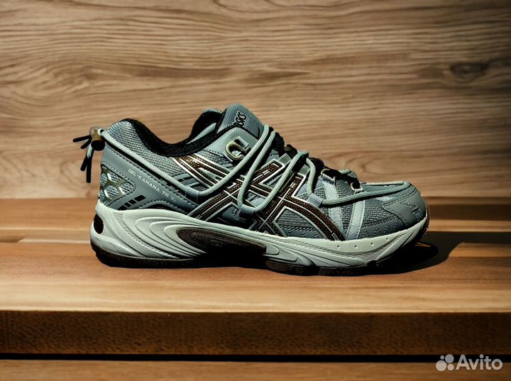 Кроссовки Asics беговые