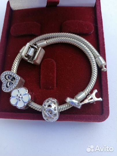 Украшение шарм