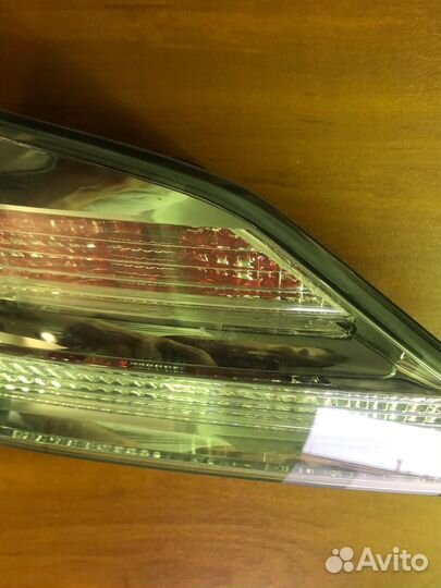 Фонарь внутренний задний левый Lexus Rx350