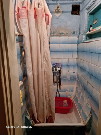 Комната 18 м² в 5-к., 2/5 эт.