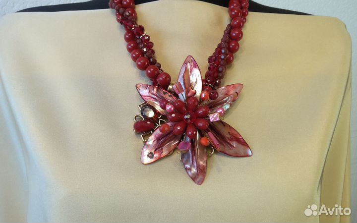 Комплект бижутерии серьги и колье