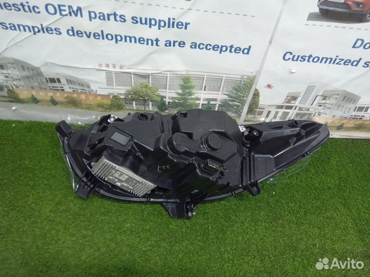 Фара передняя правая Ford Mondeo 5 2015