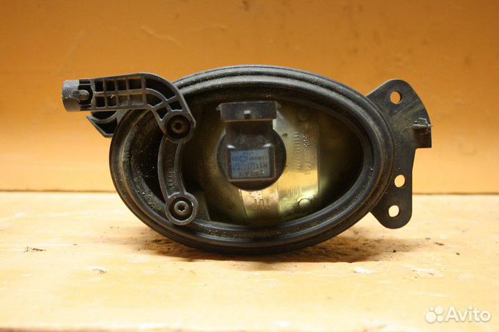 Фара противотуманная левая mercedes benz GL-class