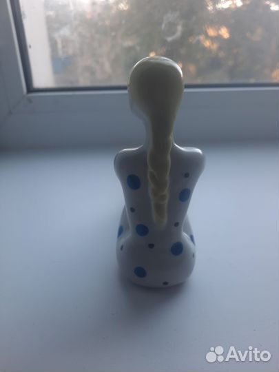 Статуэтка фарфор