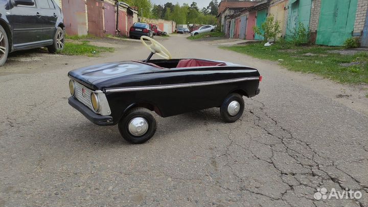Педальная машина 