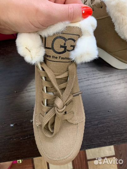 Кроссовки женские 38 размер