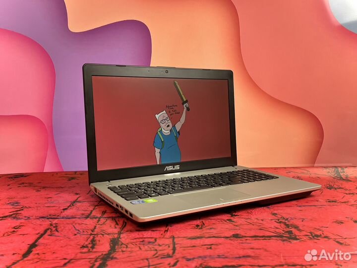 Легкий ультрабук для дизайна Asus