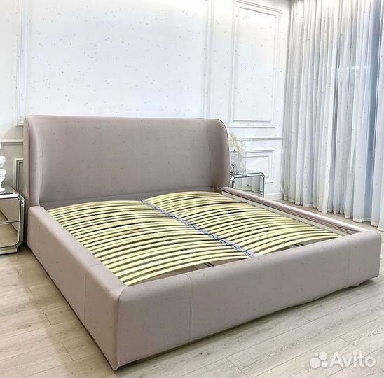 Дизайнерская кровать с доставкой