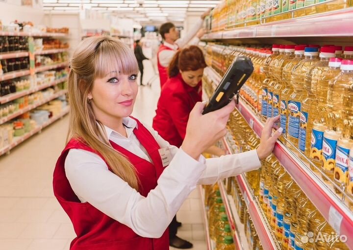 Сотрудник торгового зала на Выкладку товара