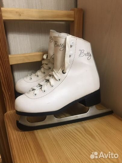 Коньки раз.32