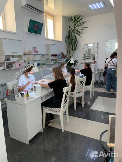 Маникюр с покрытием гель лак,педикюр,наращивание