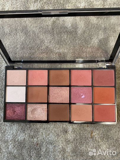 Палетка теней Revolution