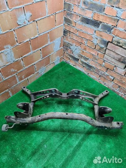 Задний подрамник Skoda Octavia A5