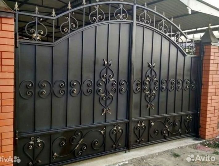 Кованные распашные ворота 