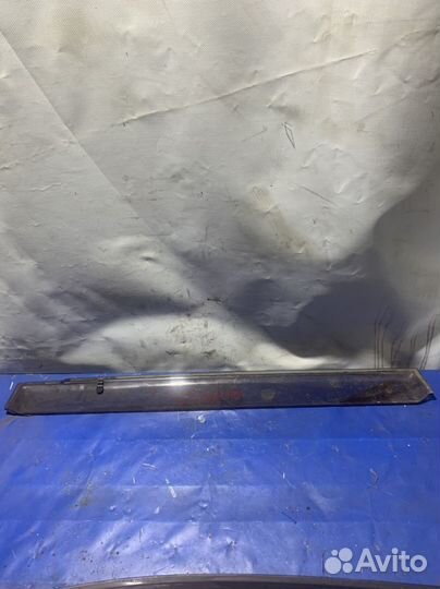 Ветровик сдвижной двери левый nissan presage tnu31