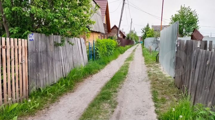 Дом 25 м² на участке 2,8 сот.