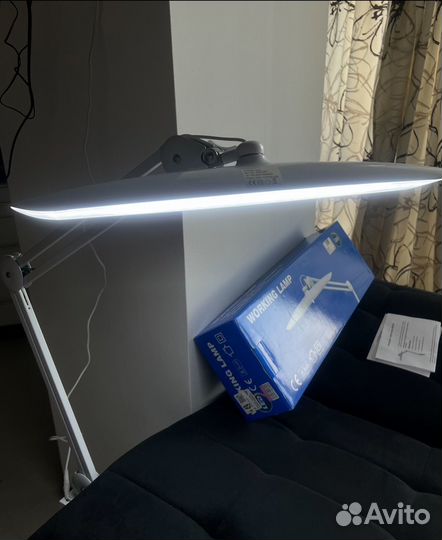 Профессиональная бестеневая лампа