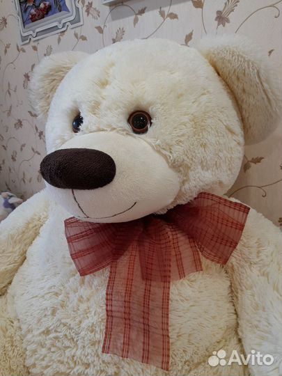 Медведь плюшевый