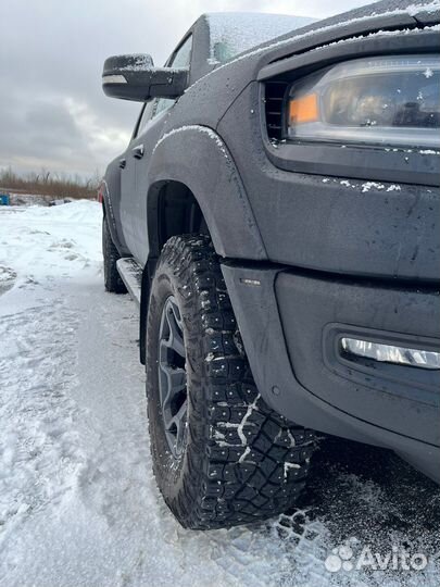 Комплект колес Dodge ram 1500 TRX зимние шипы