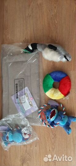 Поводки, намордники, ошейники, игрушки,вещи для со