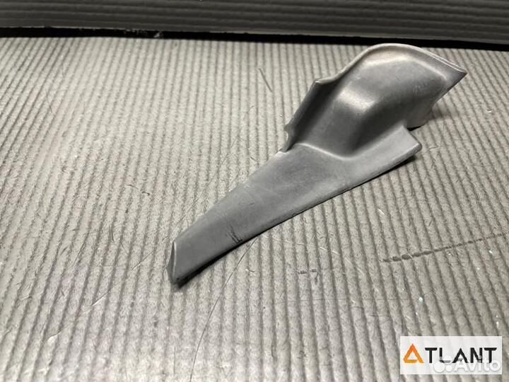 Уголок жабо правое subaru legacy