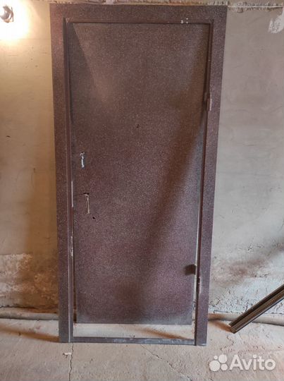 Дверь входная металлическая
