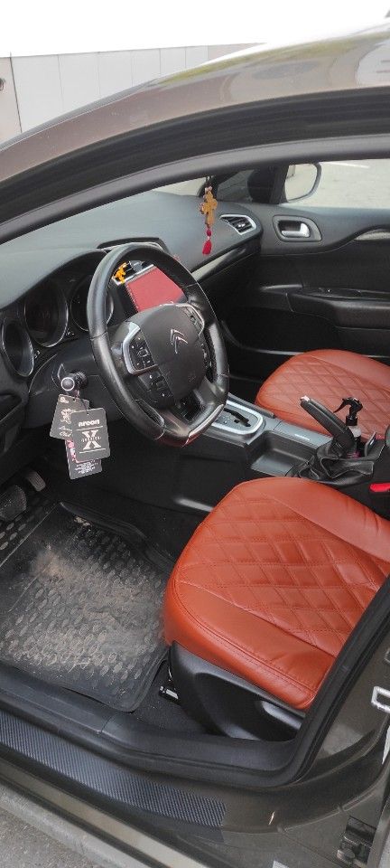 Citroen C4: фото владельца