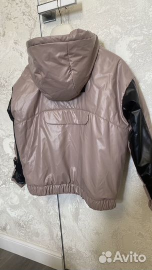 Курточка-ветровка для девочки (размер 122-128)