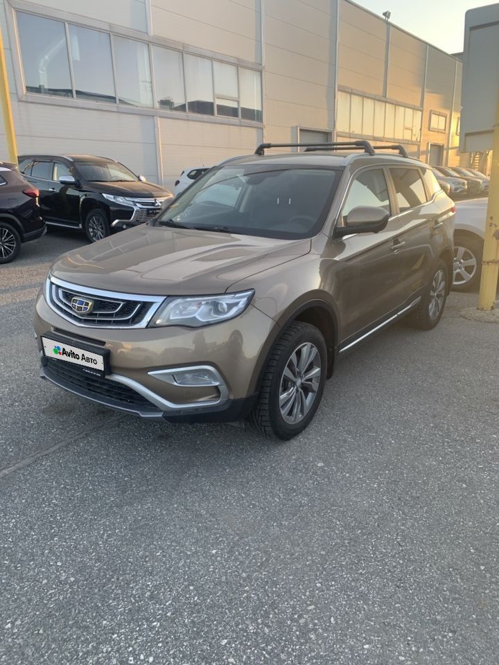 Geely Atlas: фото владельца