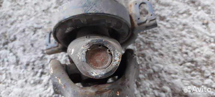 Карданный вал на Mercedes W140