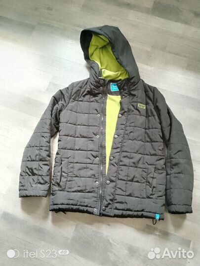 Куртки демисезоные 140р-р