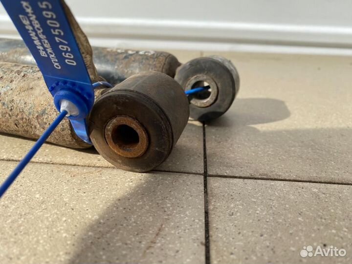 Стойка (амортизатор) задняя BMW е36