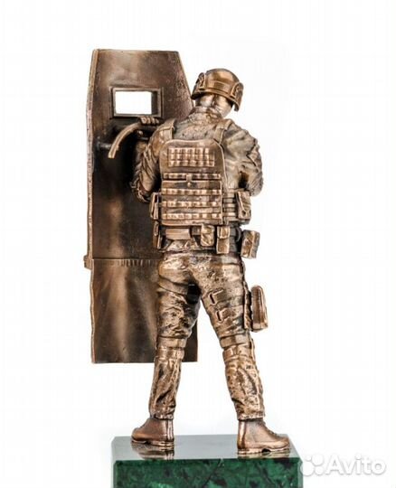 Щитовой росгвардеец бронза