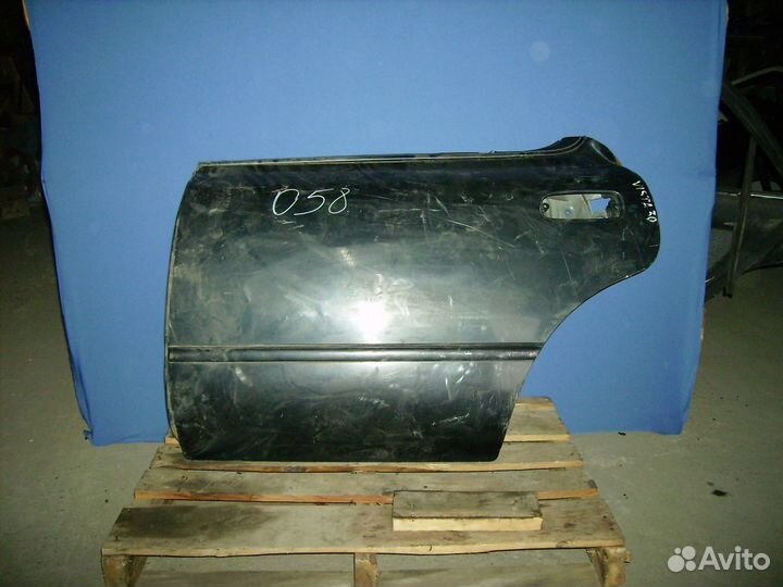 Toyota vista Дверь левая задняя