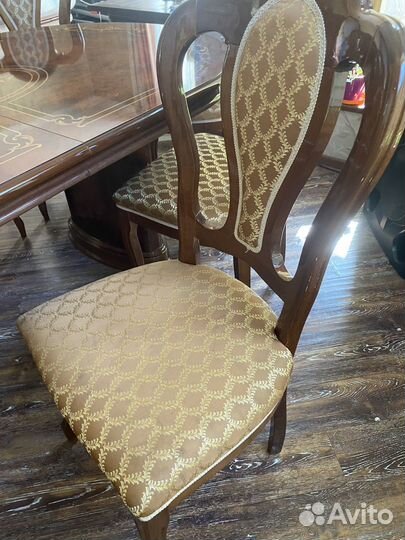 Стол и стулья для гостиной бу