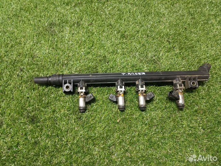 Топливная рампа с форсунками Fiat Albea