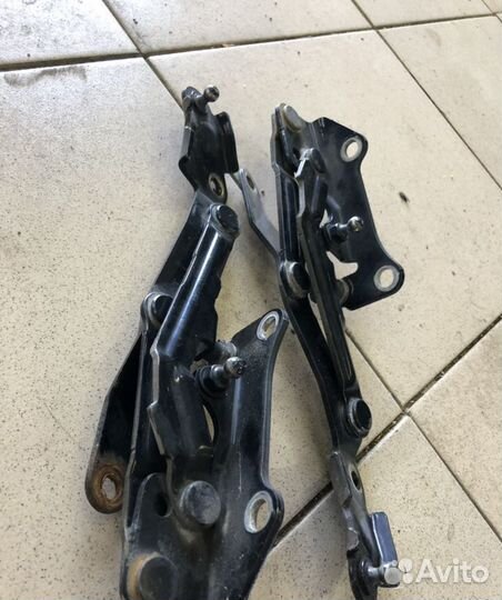 Петля Багажника Mitsubishi Lancer 10