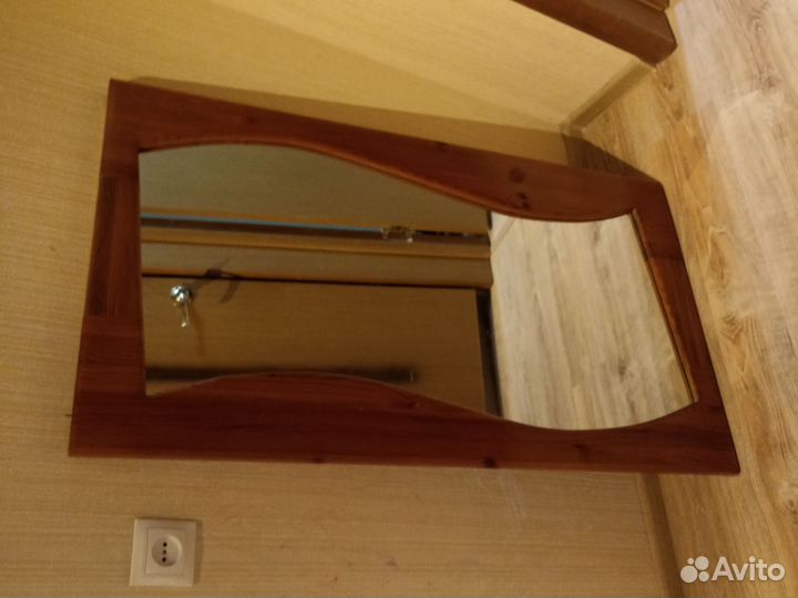 Зеркало настенное