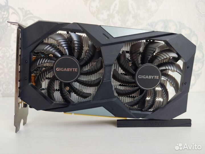 GTX 1650 OC 4 гб gigabyte