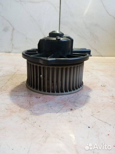 Моторчик печки Mitsubishi Galant 1992