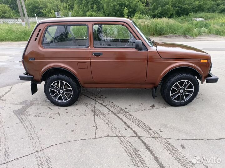 LADA 4x4 (Нива) 1.7 МТ, 2002, 10 000 км