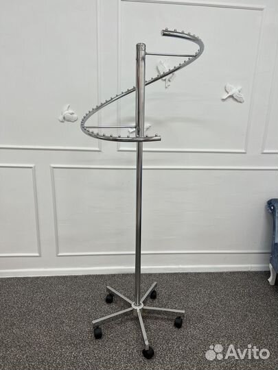 Стойка вешало рейл для одежды