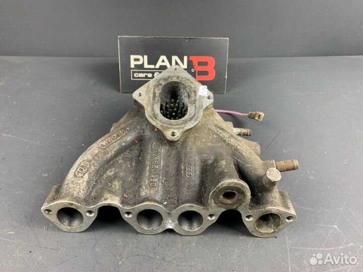 Коллектор впускной Volkswagen Passat B3