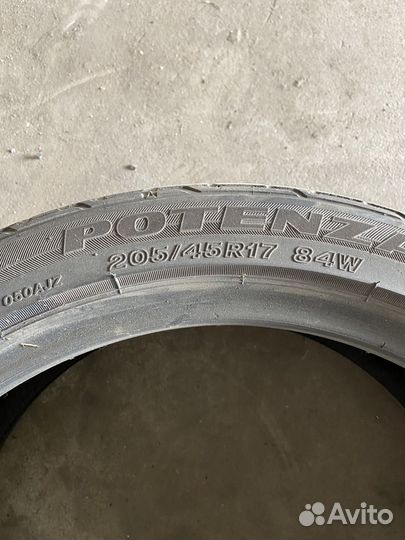 Bridgestone Potenza RE050A 205/45 R17