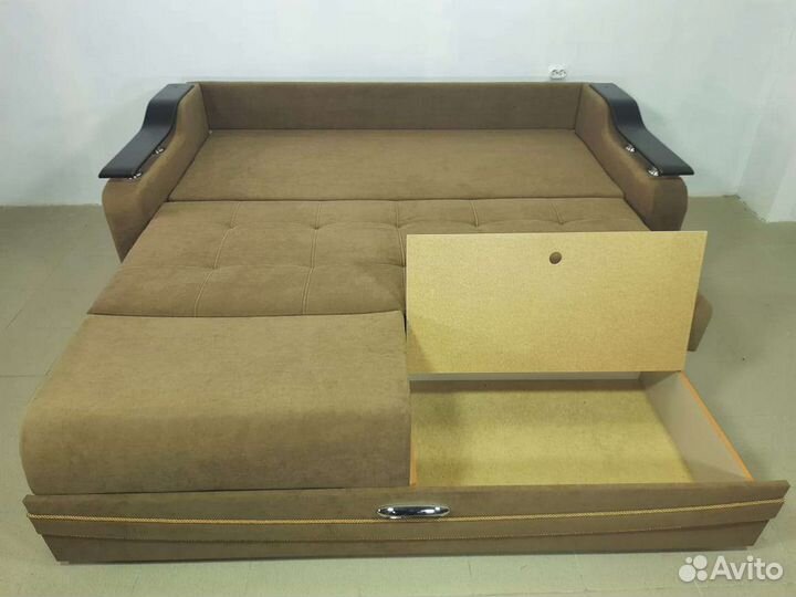 Диван на металлокаркасе