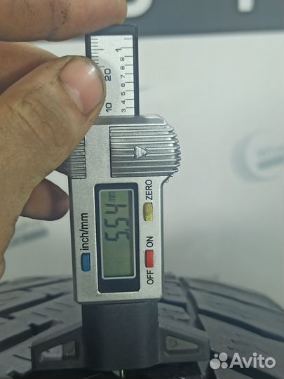 Goodyear UltraGrip 235/65 R17 108H