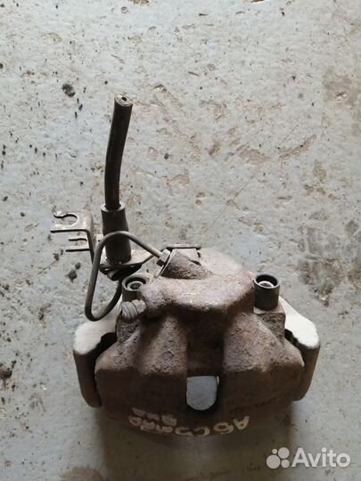 Суппорт передний левый Audi a6 (c5)