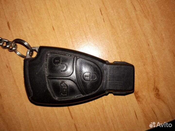 Ключ Mercedes рыбка